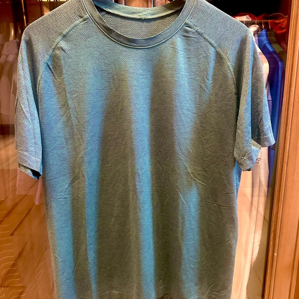 Mens Lululemon Metal Tech Vent t-shirt M